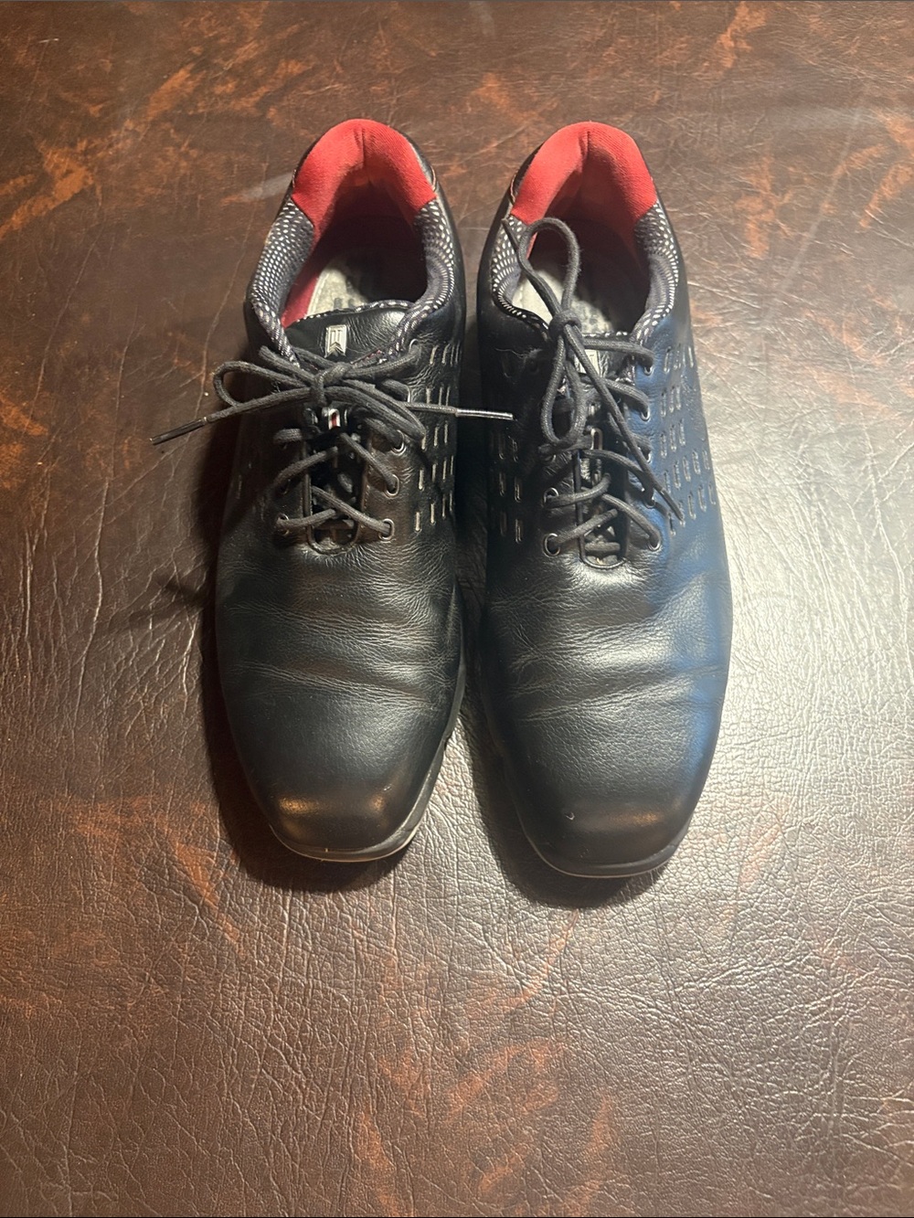 Golf shoes